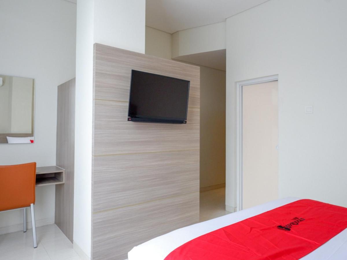 Reddoorz Near Exit Tol Banyumanik 2 Hotel Srondolwetan Exterior foto