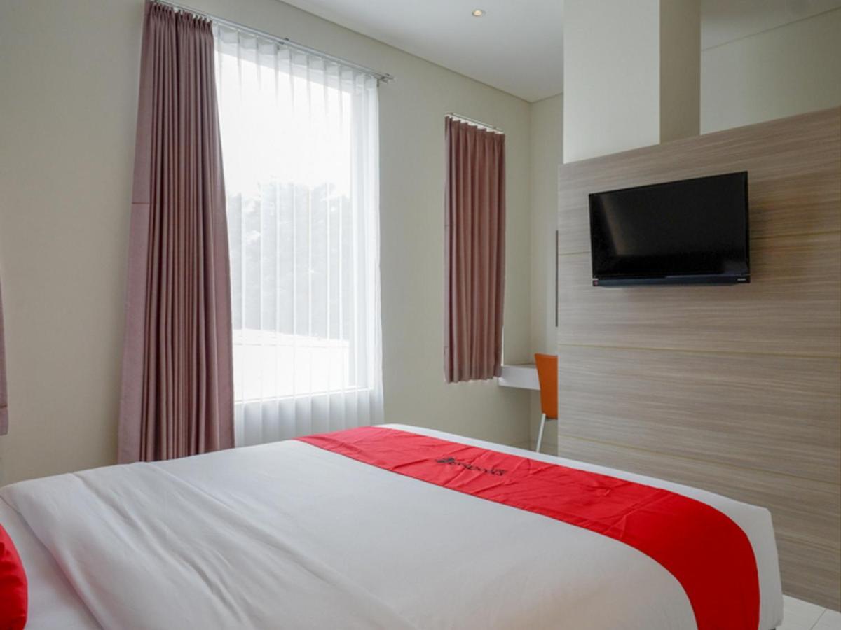 Reddoorz Near Exit Tol Banyumanik 2 Hotel Srondolwetan Exterior foto