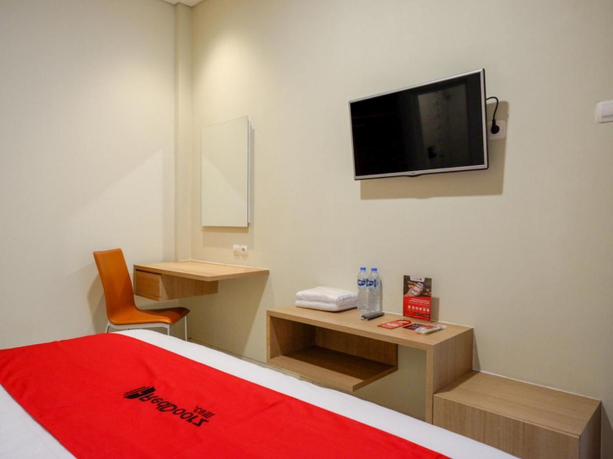 Reddoorz Near Exit Tol Banyumanik 2 Hotel Srondolwetan Exterior foto