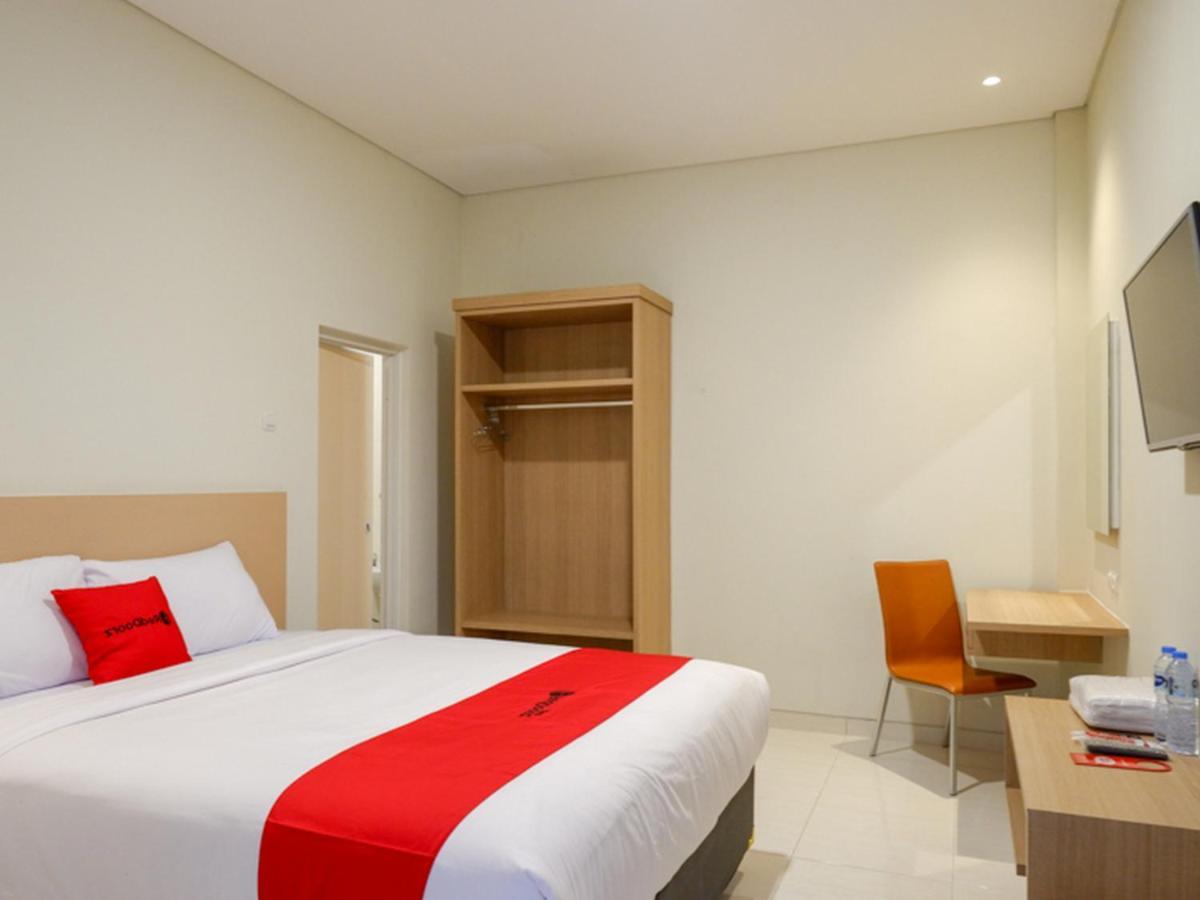 Reddoorz Near Exit Tol Banyumanik 2 Hotel Srondolwetan Exterior foto