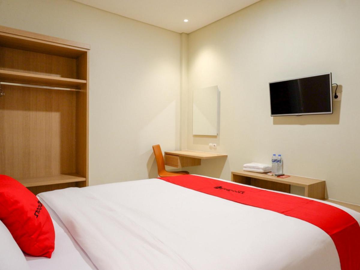 Reddoorz Near Exit Tol Banyumanik 2 Hotel Srondolwetan Exterior foto