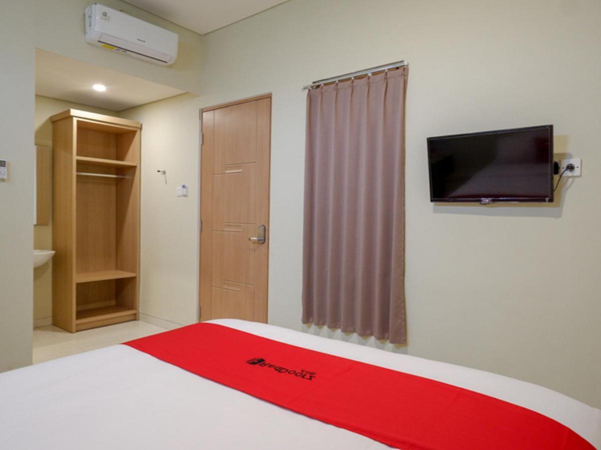 Reddoorz Near Exit Tol Banyumanik 2 Hotel Srondolwetan Exterior foto