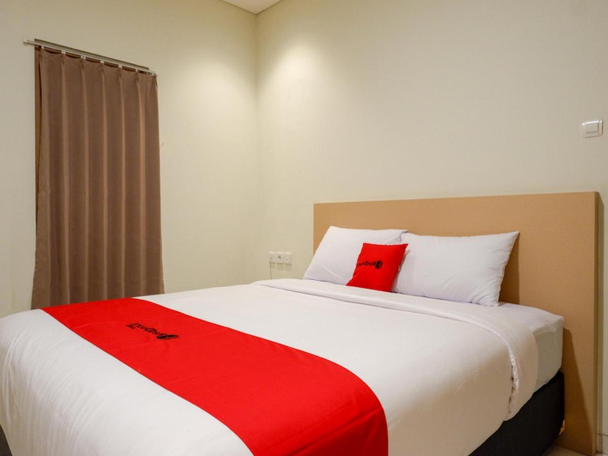 Reddoorz Near Exit Tol Banyumanik 2 Hotel Srondolwetan Exterior foto