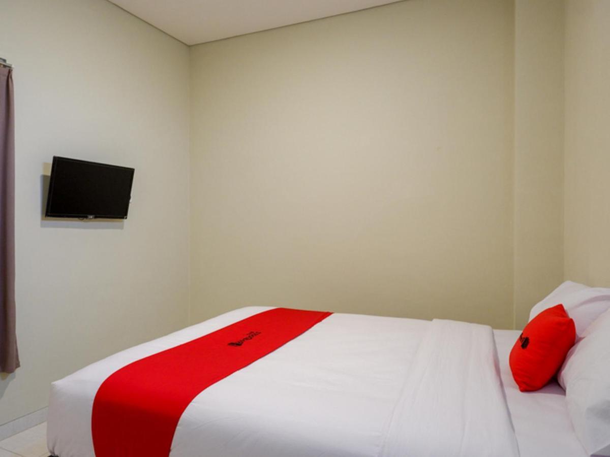 Reddoorz Near Exit Tol Banyumanik 2 Hotel Srondolwetan Exterior foto