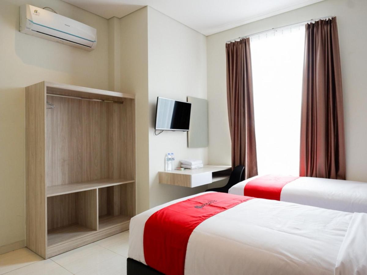 Reddoorz Near Exit Tol Banyumanik 2 Hotel Srondolwetan Exterior foto